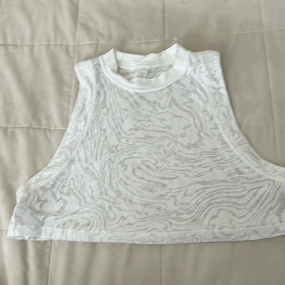 Lululemon all yours crop tank veil size 4